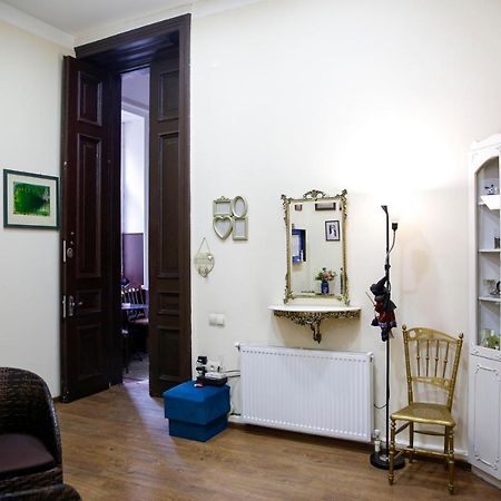 Apartment On Chubinashvili 30 Tbilisi Bagian luar foto