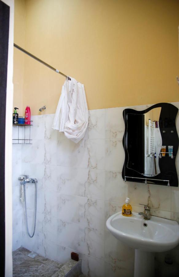 Apartment On Chubinashvili 30 Tbilisi Bagian luar foto